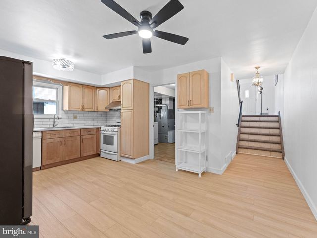 1012 TOMLINSON, Philadelphia, PA 19116