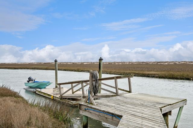 1130 Hammocks Way, Edisto Island, SC 29438