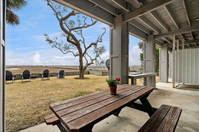 1130 Hammocks Way, Edisto Island, SC 29438