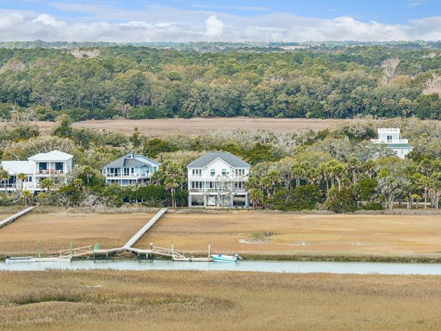1130 Hammocks Way, Edisto Island, SC 29438