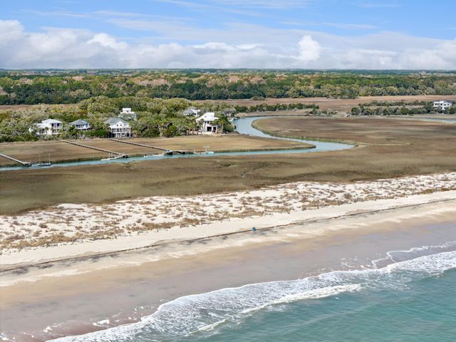 1130 Hammocks Way, Edisto Island, SC 29438