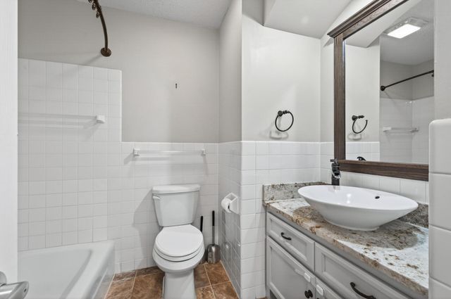 516 55th Avenue N, Brooklyn Center, MN 55430