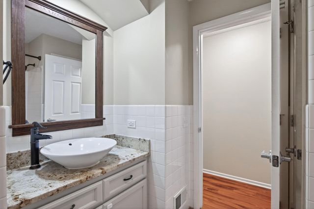 516 55th Avenue N, Brooklyn Center, MN 55430