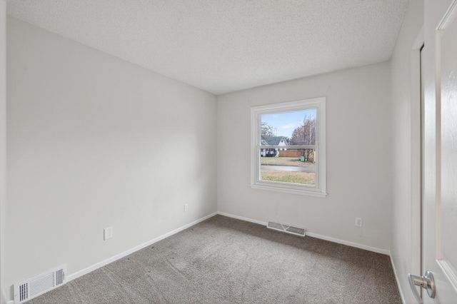 516 55th Avenue N, Brooklyn Center, MN 55430