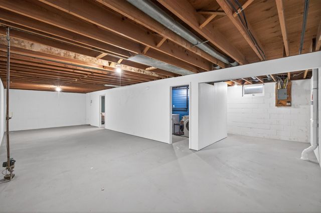 516 55th Avenue N, Brooklyn Center, MN 55430