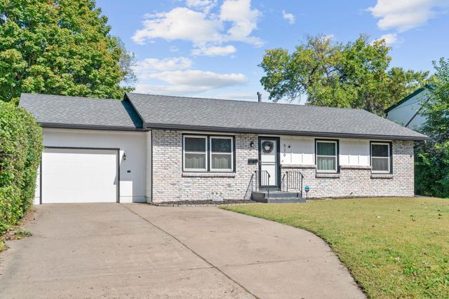 516 55th Avenue N, Brooklyn Center, MN 55430