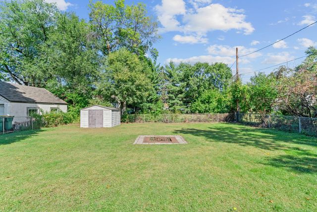 516 55th Avenue N, Brooklyn Center, MN 55430