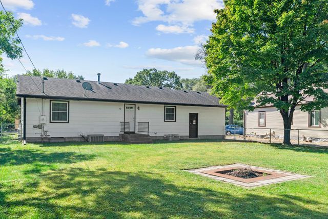 516 55th Avenue N, Brooklyn Center, MN 55430