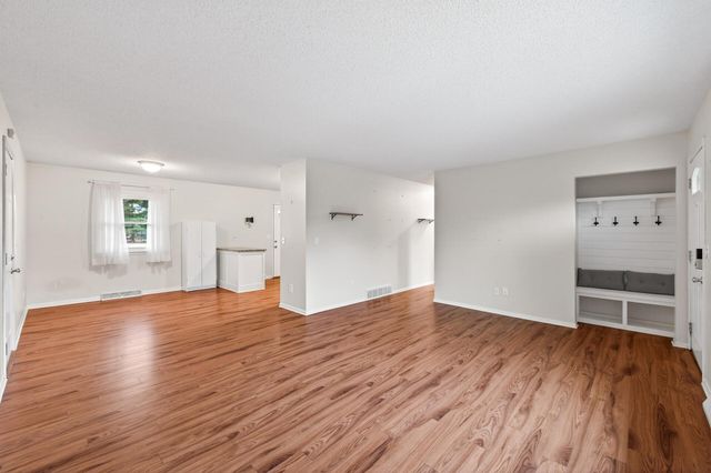 516 55th Avenue N, Brooklyn Center, MN 55430