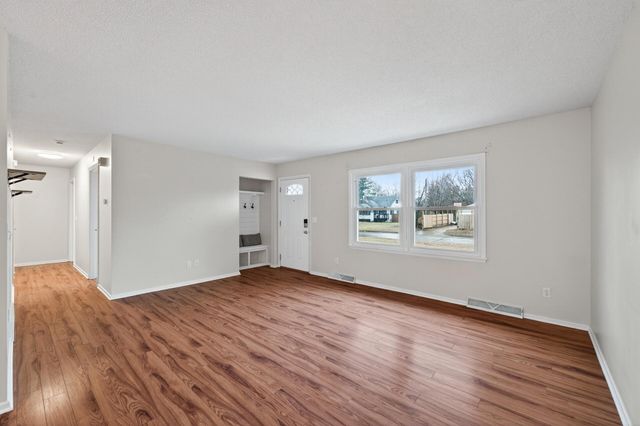 516 55th Avenue N, Brooklyn Center, MN 55430