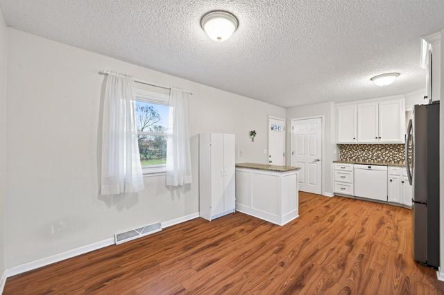 516 55th Avenue N, Brooklyn Center, MN 55430