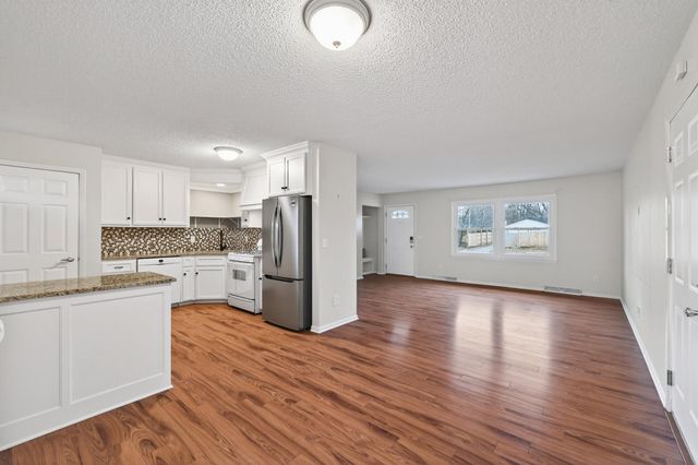 516 55th Avenue N, Brooklyn Center, MN 55430