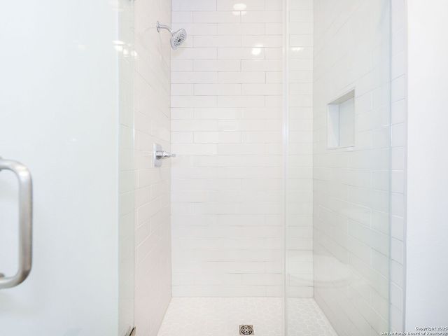 1606 N Hackberry #201, San Antonio, TX 78208