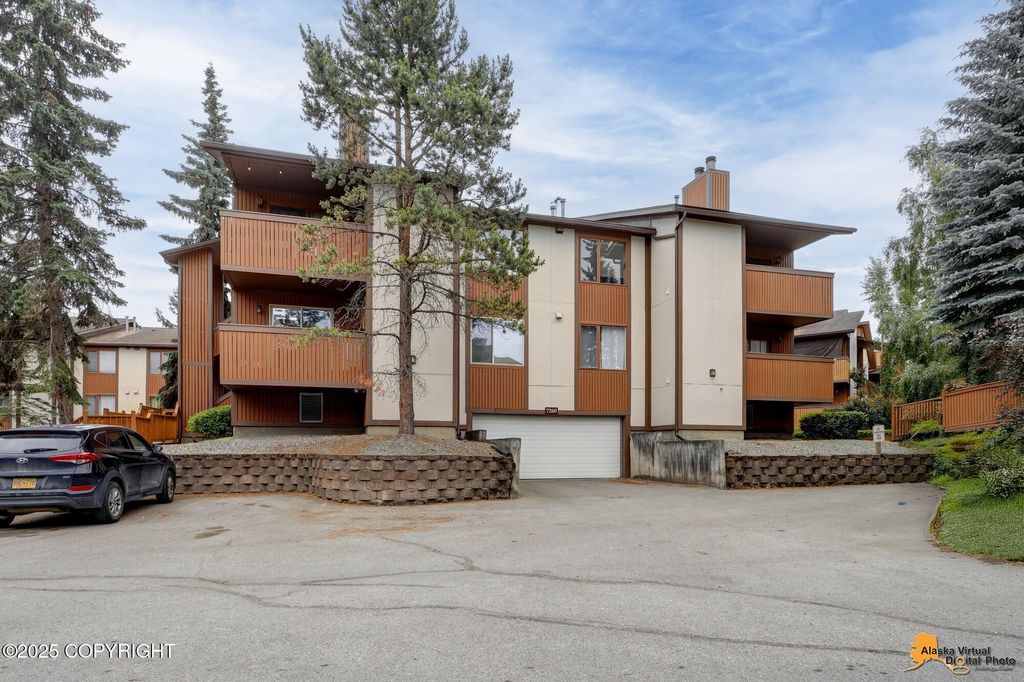 7260 Huntsmen Circle, 2B, Anchorage, AK 99518