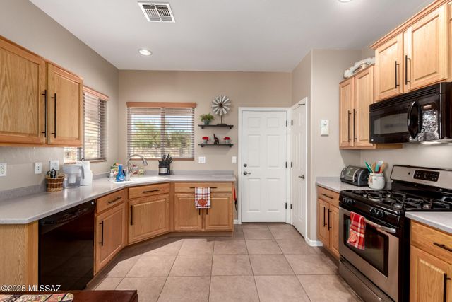 467 W Calle Moncayo, Sahuarita, AZ 85629