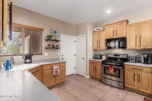 467 W Calle Moncayo, Sahuarita, AZ 85629