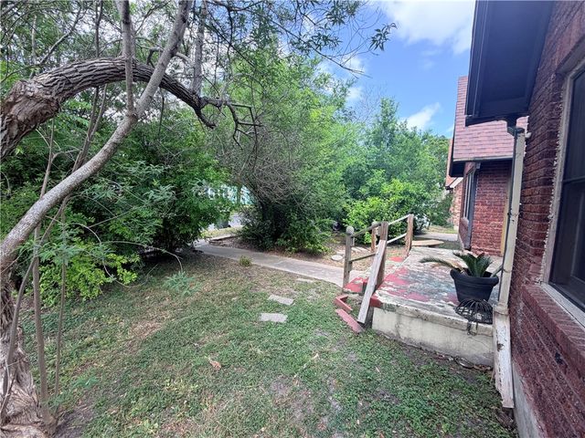 537 Naples St, Corpus Christi, TX 78404