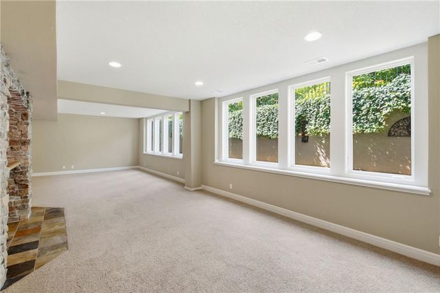 15212 Fontana Street, Overland Park, KS 66224