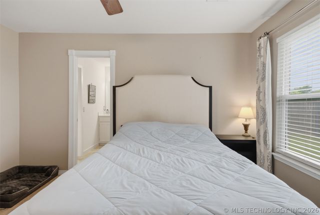 25406 S Valley Drive, Claremore, OK 74019
