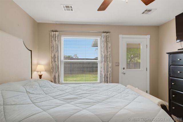 25406 S Valley Drive, Claremore, OK 74019