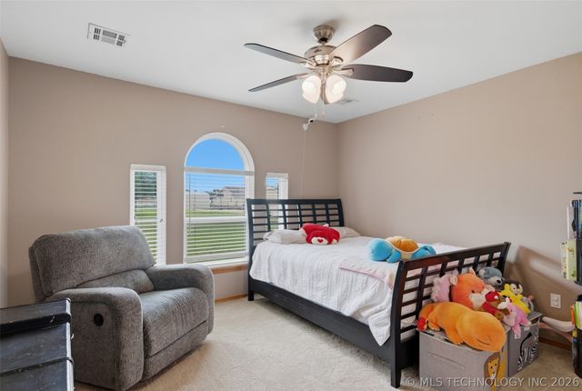 25406 S Valley Drive, Claremore, OK 74019