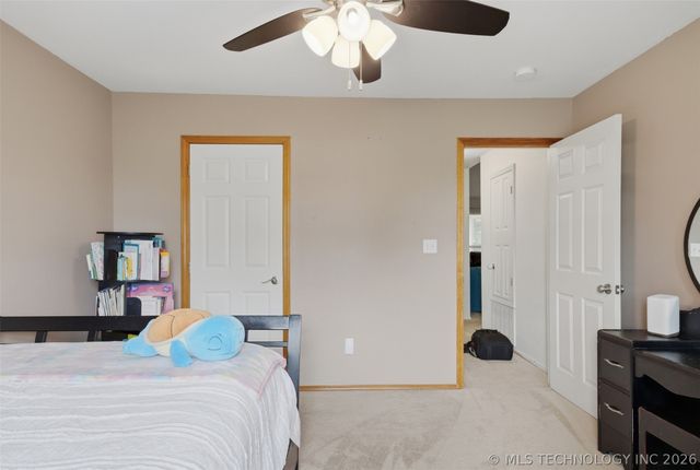 25406 S Valley Drive, Claremore, OK 74019