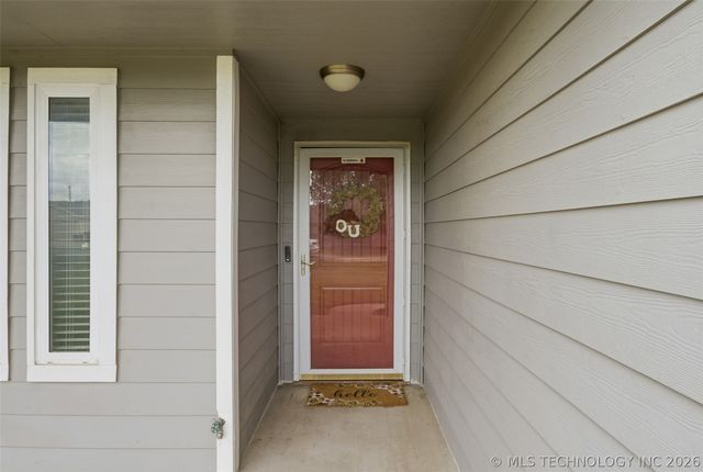 25406 S Valley Drive, Claremore, OK 74019
