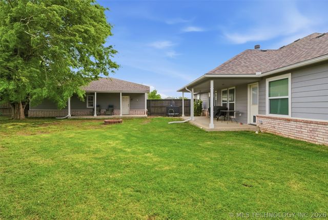 25406 S Valley Drive, Claremore, OK 74019