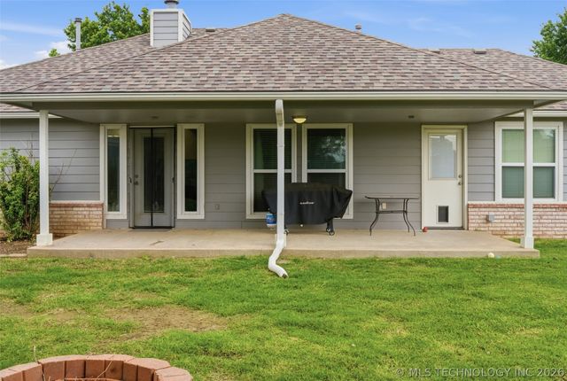 25406 S Valley Drive, Claremore, OK 74019