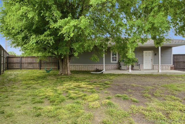 25406 S Valley Drive, Claremore, OK 74019