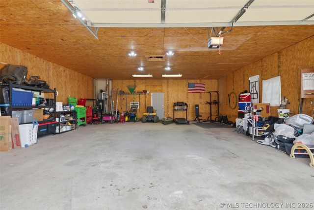 25406 S Valley Drive, Claremore, OK 74019
