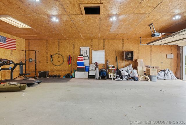 25406 S Valley Drive, Claremore, OK 74019