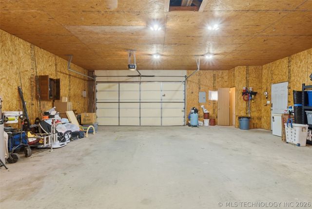 25406 S Valley Drive, Claremore, OK 74019