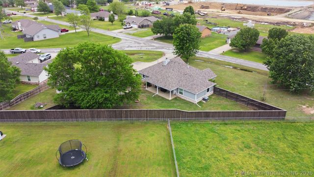25406 S Valley Drive, Claremore, OK 74019