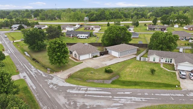 25406 S Valley Drive, Claremore, OK 74019