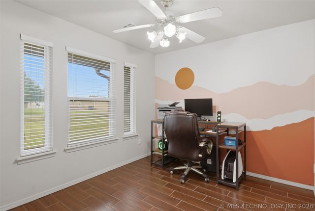 25406 S Valley Drive, Claremore, OK 74019