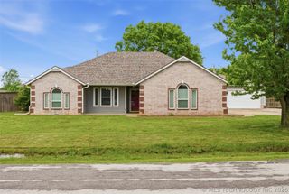 25406 S Valley Drive, Claremore, OK 74019