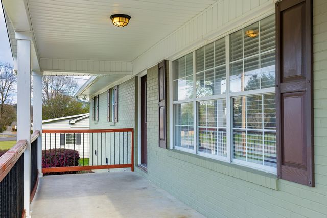 450 Ash Drive NW, Cleveland, TN 37312