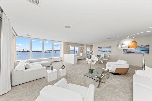 350 GOLDEN GATE POINT 61, Sarasota, FL 34236