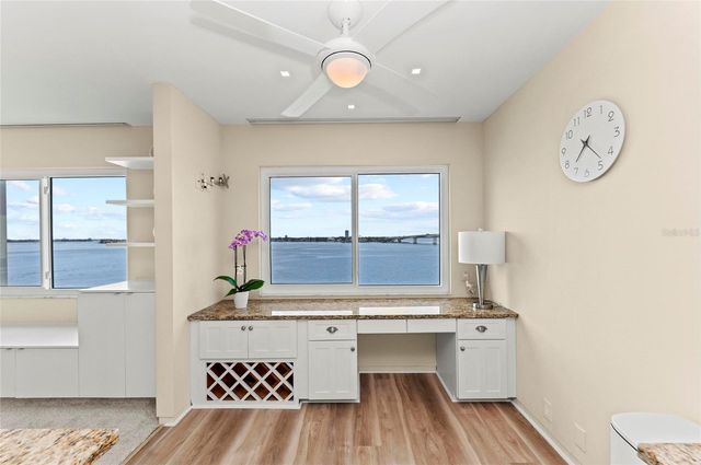 350 GOLDEN GATE POINT 61, Sarasota, FL 34236
