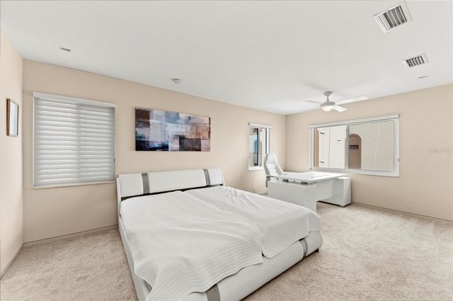 350 GOLDEN GATE POINT 61, Sarasota, FL 34236