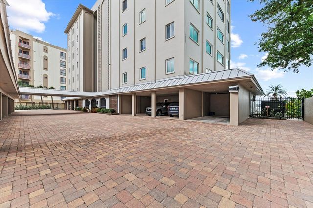 350 GOLDEN GATE POINT 61, Sarasota, FL 34236