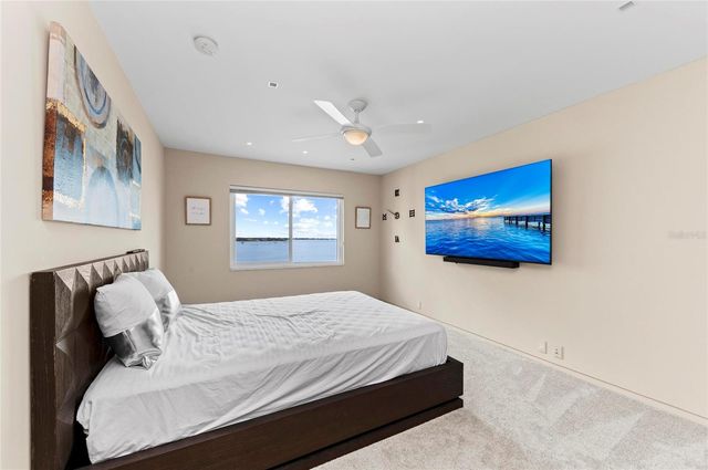350 GOLDEN GATE POINT 61, Sarasota, FL 34236