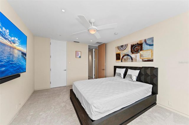 350 GOLDEN GATE POINT 61, Sarasota, FL 34236