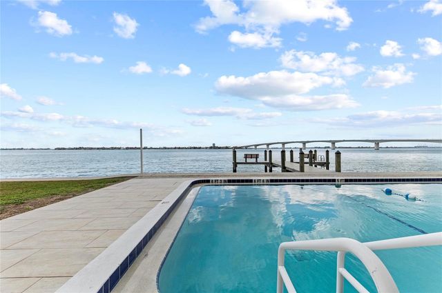 350 GOLDEN GATE POINT 61, Sarasota, FL 34236