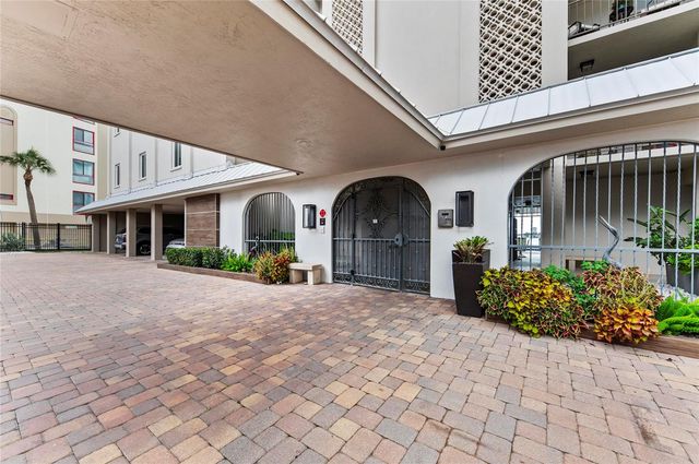 350 GOLDEN GATE POINT 61, Sarasota, FL 34236