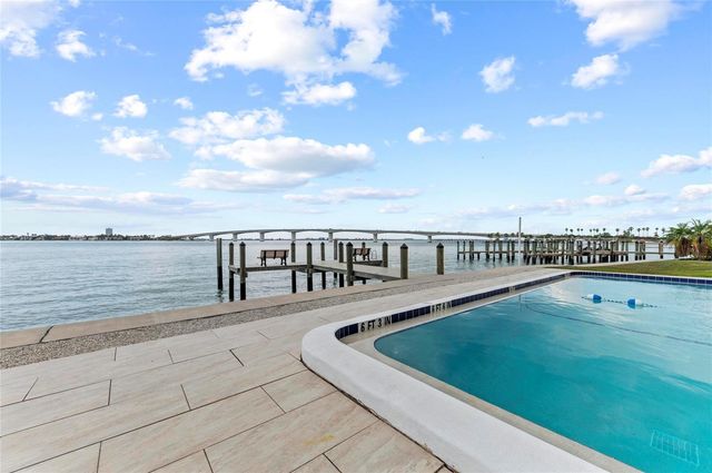 350 GOLDEN GATE POINT 61, Sarasota, FL 34236