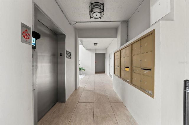 350 GOLDEN GATE POINT 61, Sarasota, FL 34236