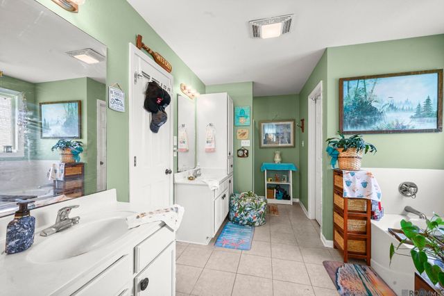 12819 Bonnie Bleu Dr, Denham Springs, LA 70726