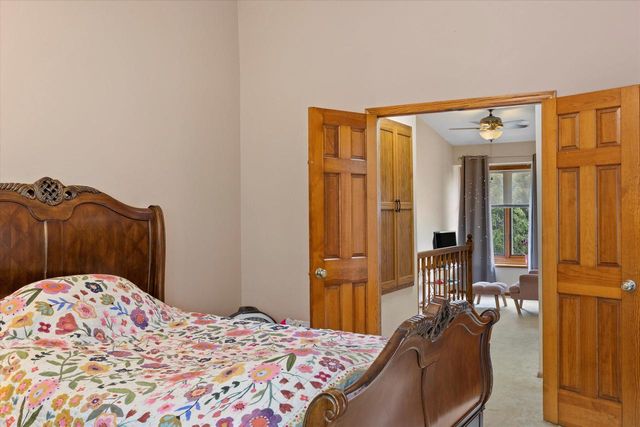 2419 Willowood DRIVE #B, Waukesha, WI 53188